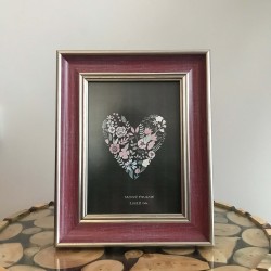 Pembe Fotograf Cercevesi